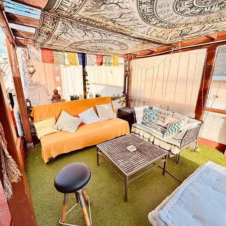 Проживание в семье Casa Clot